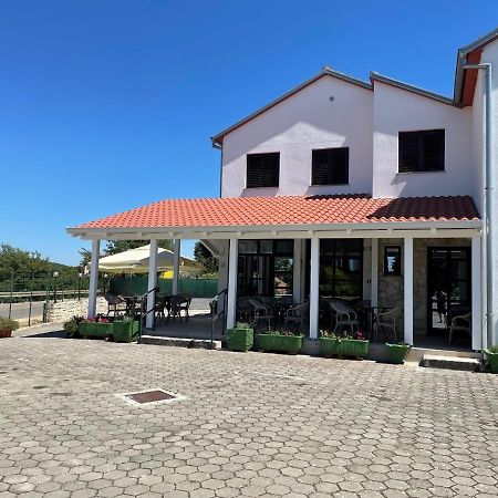 Ladonja Bb Rooms, Family Run Bed & Breakfast Rovinjsko Selo Luaran gambar