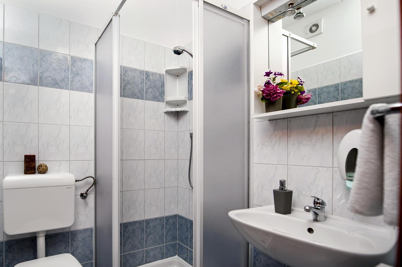 Ladonja Bb Rooms, Family Run Bed & Breakfast Rovinjsko Selo Luaran gambar